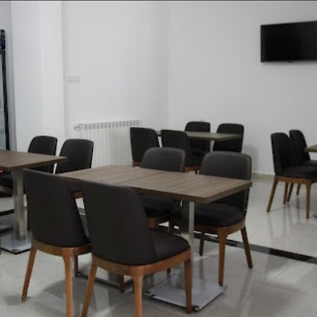 Hotel Borsa Saint-Arnaud Екстериор снимка